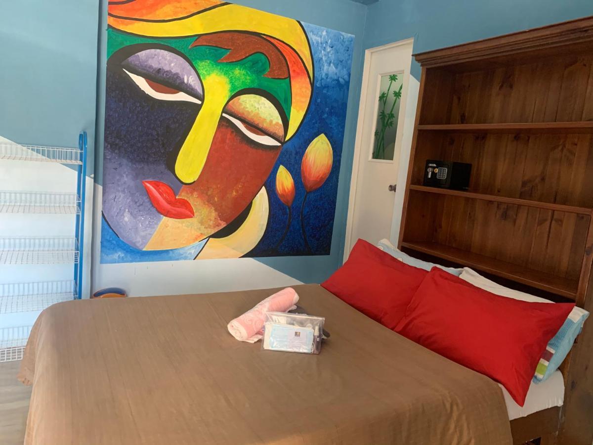 Paddy Bar Backpacker And Dive Center Hostel Puerto Galera Εξωτερικό φωτογραφία